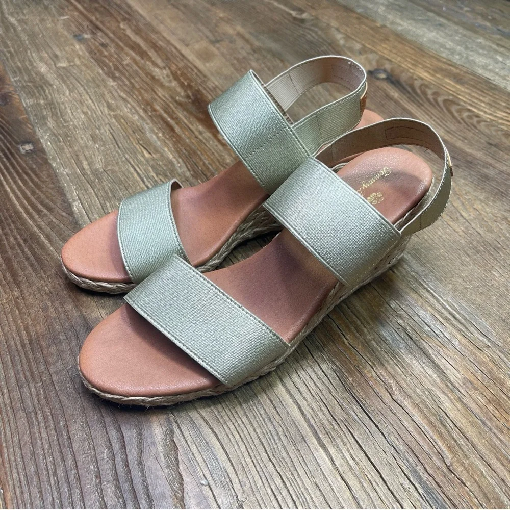 Tommy Bahama Sakura  Gold Wedge Heel Espadrilles Sandals Size 8.5